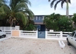 Bonaire Villa Front of House